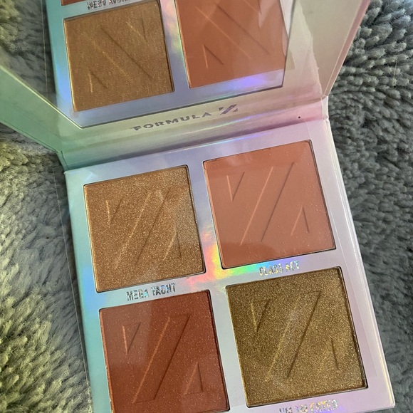 NEW Makeup Set - Picture 5 of 6